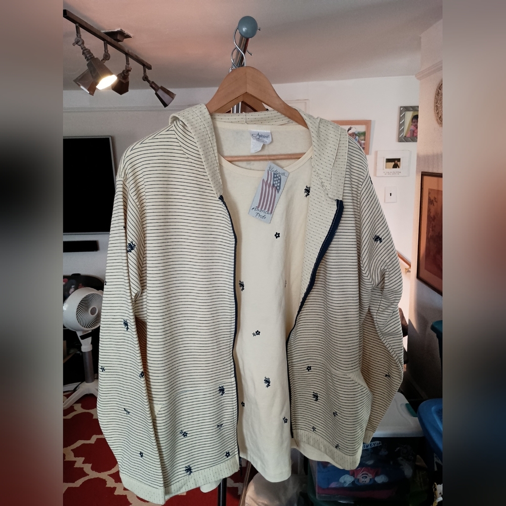 Nwt Artisans Made In USA Ladies Zip Up Hoodie And T-shirt Combo Lot Size XL